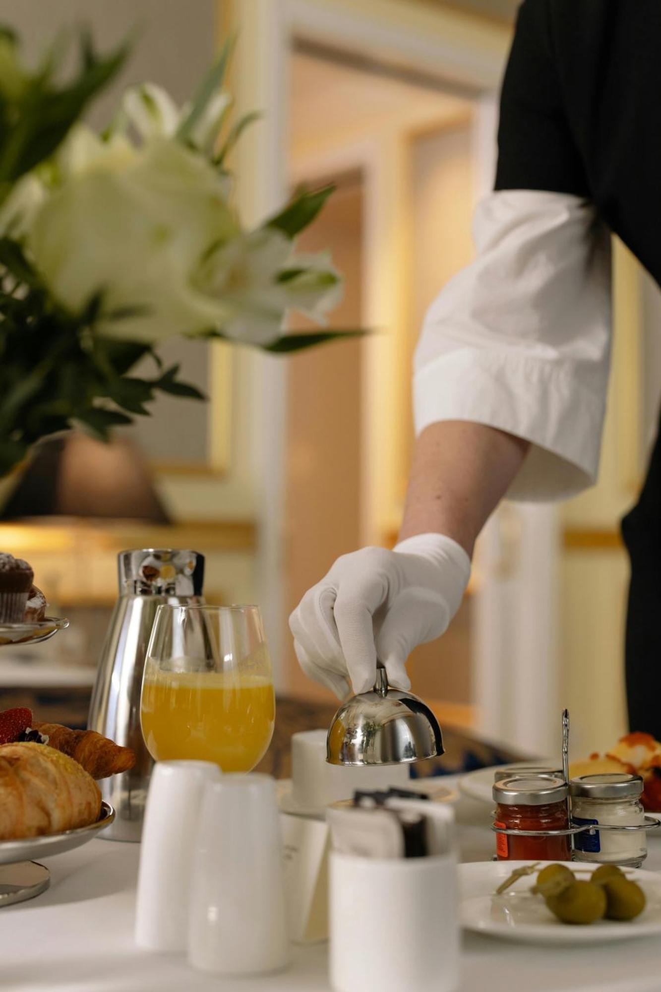 Hotel Luxe Manor Near Delhi Airport New Delhi Ngoại thất bức ảnh
