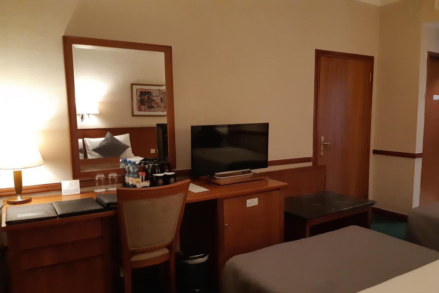Hotel Luxe Manor Near Delhi Airport New Delhi Ngoại thất bức ảnh