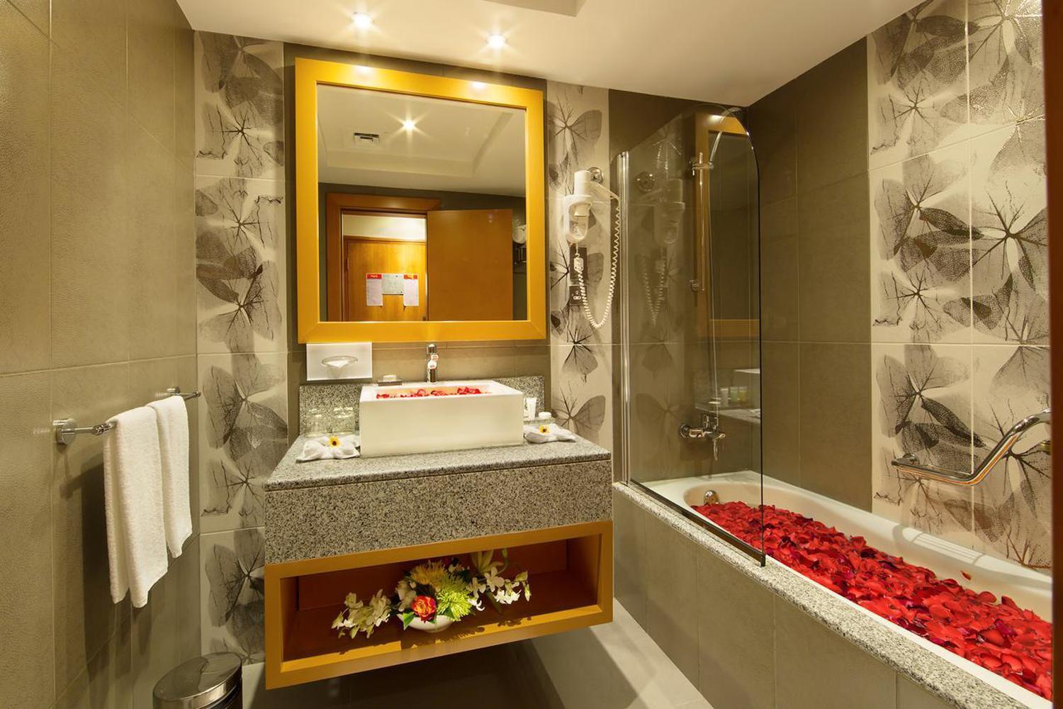 Hotel Luxe Manor Near Delhi Airport New Delhi Ngoại thất bức ảnh